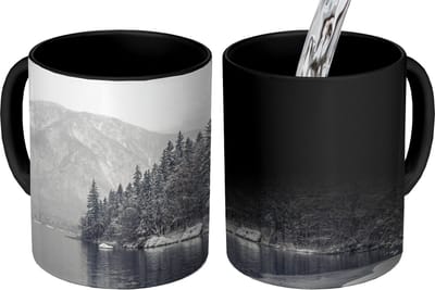 Magische Mok - Foto op Warmte Mokken - Koffiemok - Water - Winter - Natuur - Dennenboom - Magic Mok - Beker - 350 ML - Theemok
