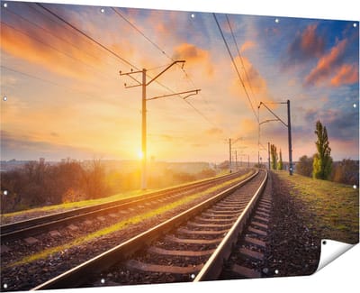 Gards Tuinposter Rails Spoorweg bij Zonsondergang - 180x120 cm - Tuindoek - Tuindecoratie - Wanddecoratie buiten - Tuinschilderij