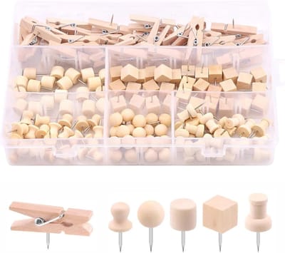 135-delige set met natuurlijke houten punaises in 6 stijlen, ideaal voor prikborden, kaarten en knutselen, inclusief opbergdoos en diverse clips