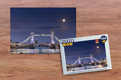 Puzzel De iconische Tower Bridge met een volle maan in Engeland - Legpuzzel - Puzzel 500 stukjes