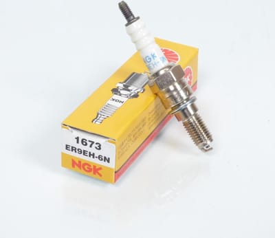 NGK-bougie voor Aprilia 50 Scarabeo 4-takt 4-ventiel scooter, bouwjaar 2010 t/m 2017, type ER9EH-6N, nieuw