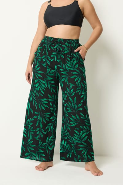 Yours Zwarte En Groene Broek Van Kreukelstof Met Wijde Pijpen En Bladprint Size 42-44