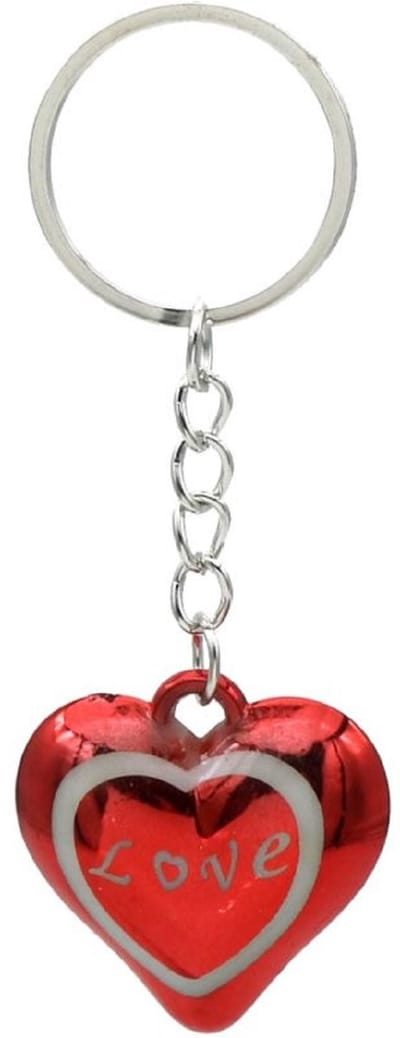 Een mooie sleutelhanger in de vorm van een hart waar LOVE in staat geschreven. Heel leuk om aan je vriend of vriendin als cadeau of zomaar te geven. Of iemand anders van wie je houd. Natuurlijk ook leuk om voor jezelf te kopen.