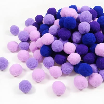 Set van 160 Fluffy Pompoms in Paars voor Creatieve DIY Knutselprojecten - Kunststof Bollen voor Handwerk en Versieringen