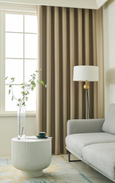 Maroyathome ELSA - Gordijn - Verduisterend - met plooiband - kant-en-klaar - 144x180 cm - 144 cm breedte en 180 cm lengte - Licht Taupe - 1 stuk