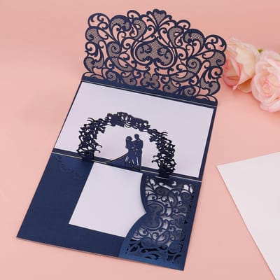 Pop-Up Gefeliciteerd Kaart voor Bruid en Bruidegom met Envelop, Perfect voor Huwelijk, Verloving en Bruiloftfeest (Donkerblauw)