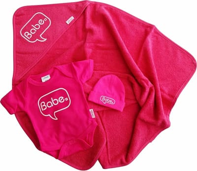 Leuk babypakket voor meisjes met "Babe" - maat 50/56