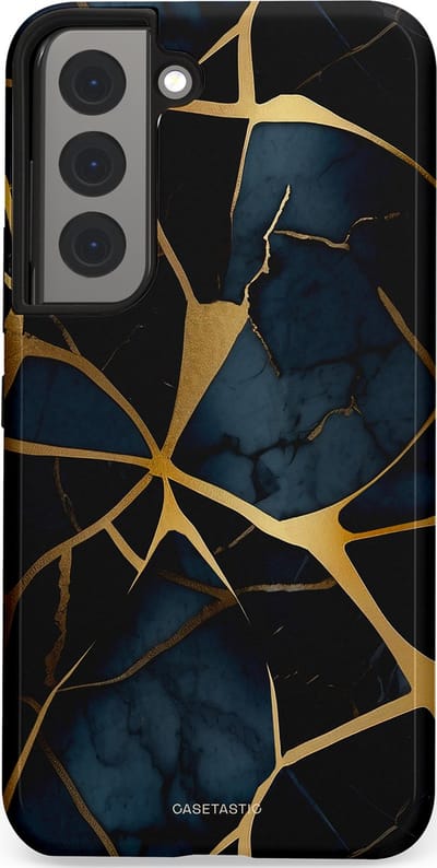 Casetastic hoesje geschikt voor Samsung Galaxy S22 - Dubbellaagse bescherming - Sterrennacht Marmer Goud - Fashion Case - Zwart Goud Donkerblauw