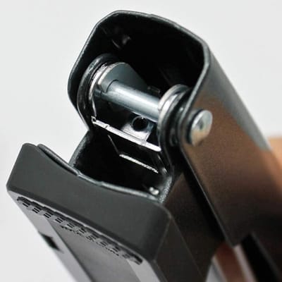 Handheld Nietmachine - Draagbare Nietmachine Bureaunietmachine - Papier Verwerken - Duurzame Metalen Structuur - Compact Formaat - Zwart