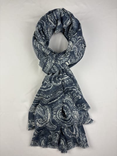 Leuke sjaal met vrolijke print van mooi materiaal 20% wol met 70% viscose