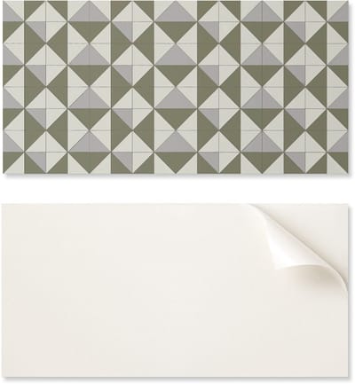 Zelfklevend vinylpaneel met decoratieve print, 100x50 cm, geometrisch driehoekspatroon.