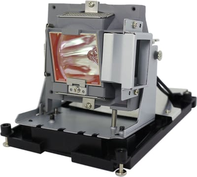 Beamerlamp geschikt voor de EIKI EK-402UA beamer, lamp code 5811121495-SEK. Bevat originele UHP lamp, prestaties gelijk aan origineel.