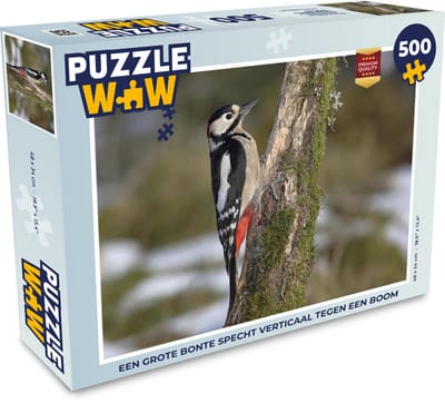 Puzzel Een grote bonte specht verticaal tegen een boom - Legpuzzel - Puzzel 500 stukjes