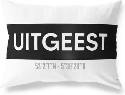 Tuinkussen UITGEEST - NOORD-HOLLAND met coördinaten - Buitenkussen - Bootkussen - Weerbestendig - Jouw Plaats - Studio216 - Modern - Zwart-Wit - 50x30cm