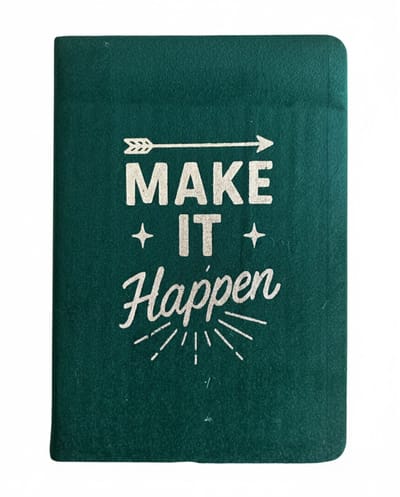 Donkergroen fluwelen notitieboekje - 80 pagina's - Make It Happen - cadeau voor man - cadeau voor vrouw