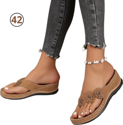 Nivard Comfortabele Slippers - Badslippers - Teenslippers - Anti-Slip Slides - Flip Flops - Stevig Voetbed - Donkerbruin - Maat 42