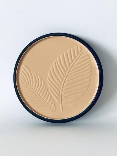 Sabrina Rudnik Cosmetics - Compact Poeder - medium kleur - nummer 3 - 1 doosje in blisterverpakking met 11,9 gram inhoud