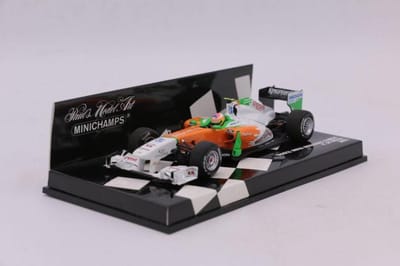 1:43 Diecast modelauto Force India Mercedes VJM04 #15 2011 Paul Di Resta Minichamps