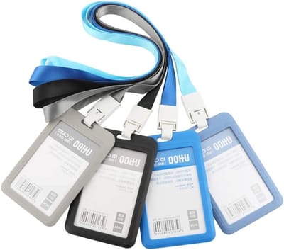 Set van 4 ID Kaarthouders, Naamlabels en Badges voor Bedrijven, Werk, Tentoonstellingen en Conferenties, Verticaal Ontwerp