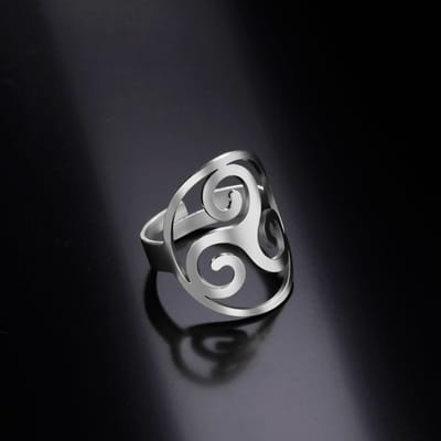 Likgreat Keltische Triskelion Ring Voor Vrouwen Mannen Roestvrij Staal Verstelbare Ringen Spiraal Amulet Vintage Ierse Sieraden Cadeau resizable black