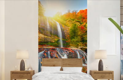 Behang - Fotobehang Waterval - Natuur - Herfst - Rood - Water - Breedte 120 cm x hoogte 240 cm