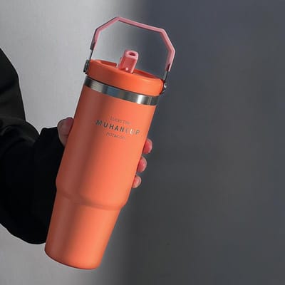 Gobelet Thermos Portable en Acier Inoxydable Grande Capacité Niveau d'Apparence Élevé Gobelet Pratique Paille Gobelet à Eau Filles Voiture Tasse à Café 900ml