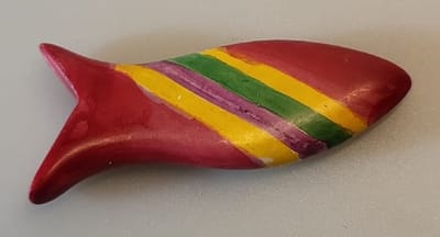 Nog meer sfeer in uw woonomgeving met deze prachtig handgemaakte regenboog vis! Een bijzondere vis gemaakt van speksteen, een zachte natuursteen. Vind een gezellig plekje in je huis, serre/tuinkamer of in de werkkamer. Voor uzelf of Bestel Een Cadeau
