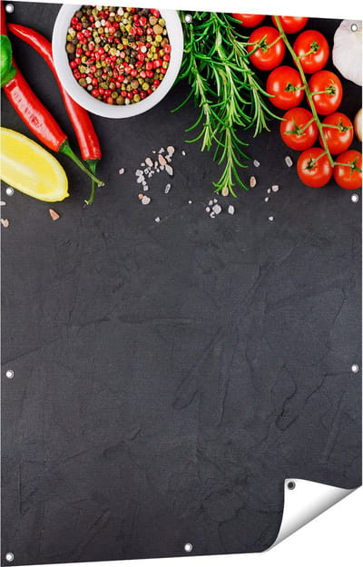 Gards Tuinposter Kruiden met Groenten op een Zwarte Plaat - 90x120 cm - Tuindoek - Tuindecoratie - Wanddecoratie buiten - Tuinschilderij