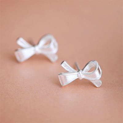 Boucles d'oreilles à tige en forme de nœud papillon, faites à la main, couleur argent, pour femmes, bijoux cadeaux, Eh652 beige