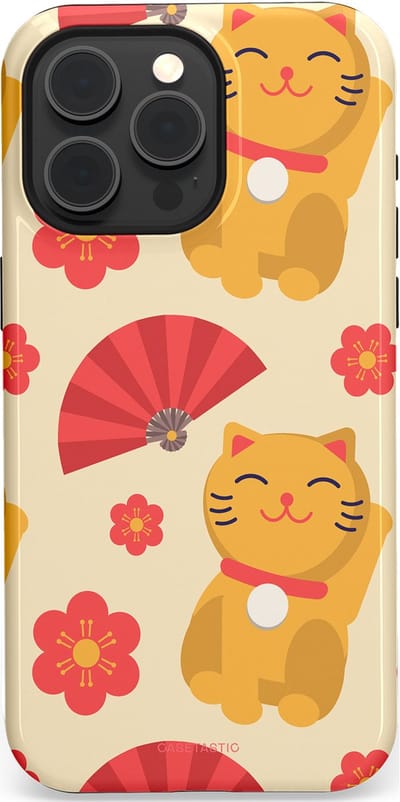 Casetastic hoesje geschikt voor Apple iPhone 15 Pro Max - MagSafe - Dubbellaagse bescherming - Japanse Poezenvreugde - Lucky Cats - Fashion Case - Crème Koraal Goud