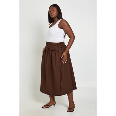 boohoo Dames Plus Poplin Rok Met Strikceintuur Midaxi Lengte | Chocoladebruin | Maat: 52