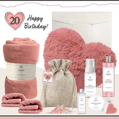 Geschenkset “20 Happy Birthday!” - 10 producten - 1580 gram | Triomf Original - Cadeau voor haar 20 jaar Wellness Cadeaupakket Meisje Kussen Hartje Fleecedeken Gefeliciteerd Verjaardag Feestje Cadeau Pakket Luxe Cadeaubox Party Girl Gift Set Roze