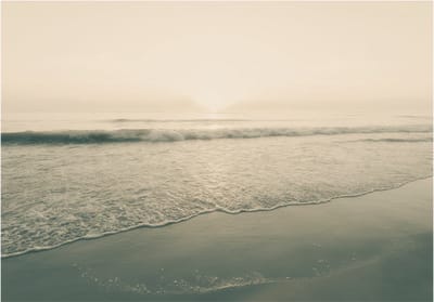 Fotobehangkoning - Behang - Vliesbehang - Fotobehang Zee -  Morning Kiss - 150 x 105 cm