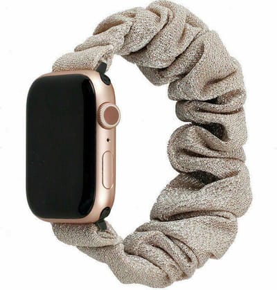 Strap-it Scrunchie band - Geschikt voor Apple Watch bandje - Series 1/2/3/4/5/6/7/8/9/10/11/SE/SE2/SE3 - Shiny Beige - Elastisch haarelastiek bandje van nylon - iWatch bandje voor maat: 38 / 40 / 41 / 42mm