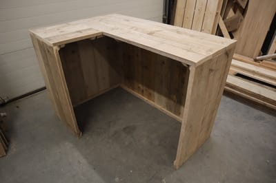 Balie “ Amalfi” van Gebruikt steigerhout – Steigerhouten hoek bar – Toog van hout – 150x100cm – Hoekbalie