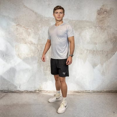 YV SPORT Sportoutfit Barcelona - Sportkleding heren - Regular fit - Shorts en shirt - Ademend - Droogt snel - Ideaal als padel outfit en fitness outfit - Grijs - S