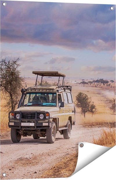 Gards Tuinposter Safari Auto in de Savanne - 60x80 cm - Tuindoek - Tuindecoratie - Wanddecoratie buiten - Tuinschilderij