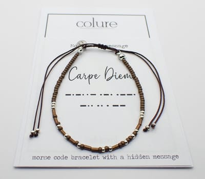 Colure® morse code armband bruin Carpe Diem