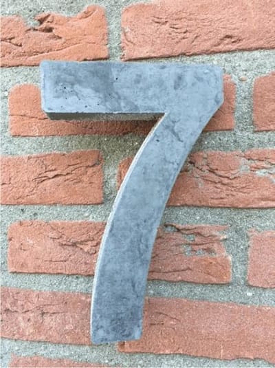Betonnen huisnummer, hoogte 20cm, huisnummer beton cijfer 7
