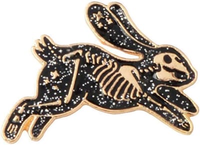 Emaille Pin - Broche Set - Kleding Versieren - Uniek Skelet Konijn - 15x10x5 cm - Zilverkleurig
