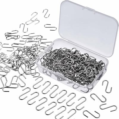 150 Mini S Haakjes van Metaal voor Kleding, DIY Creaties en Ophangsystemen met Opbergdoos - Perfect voor Sieraden, Sleutelhangers en Labels (22x8mm)