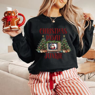 Foute kersttrui voor heren en dames Christmas movie junkie-Zwart-Maat S