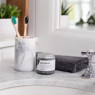 Georganics Minerale Tandpasta - Actieve Houtskool - 2 Stuks - Natuurlijke Whitening - Vegan - Zonder Fluoride