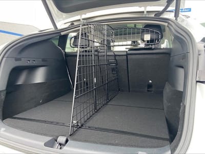 Tesla Model Y Hondenrek Scheidingsrek van Kleinmetall Masterline – Interieur Accessoires Nederland en België