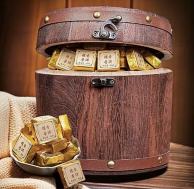 Luxe Houten Geschenkkist met Nuo Xiang Pu-erh Thee – Premium Gefermenteerde Chinese Mini Tuo Cha Cakes – Authentieke Pu'er met Kleefrijst Aroma