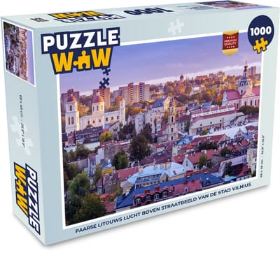 Puzzel Paarse Litouws lucht boven straatbeeld van de stad Vilnius - Legpuzzel - Puzzel 1000 stukjes volwassenen