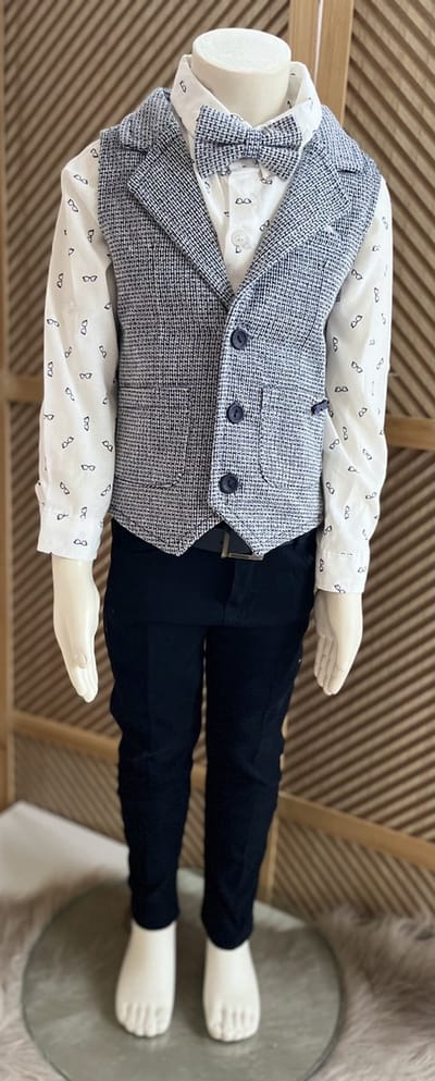 luxe jongens kostuum-kinderpak- kinderkostuum-3 delige set -wit marineblauw bedrukte vest, broek, bedrukte hemd, vlinderstrik-bruidsjonkers-bruiloft-feest-verjaardag-fotoshoot- 3 jaar