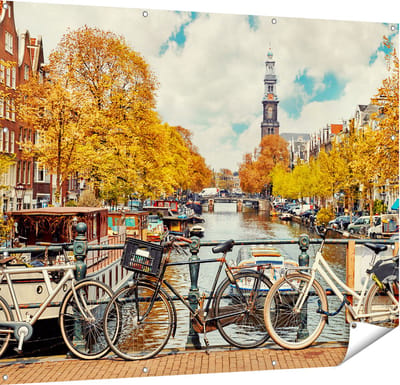 Gards Tuinposter Amsterdamse Brug bij een Brug met Fietsen - 150x120 cm - Tuindoek - Tuindecoratie - Wanddecoratie buiten - Tuinschilderij