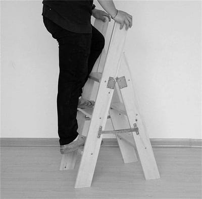 Opstapkrukje Massief Hout - Opstapladder Trapstoel - Huishoudelijke Klusjes - Brede Antislip Treden - 4 Treden - Houtkleur