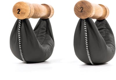 NOHRD Swing Dumbbells Eiken 2kg zwart– Design Hantels met Natuurleer en Eikenhout voor Dynamische Krachttraining